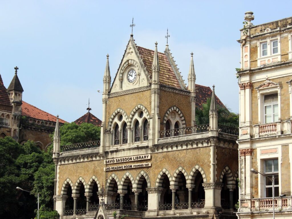 Mumbai to Pune: A Quick and Cozy Winter Bus Ride for Busy Professionals