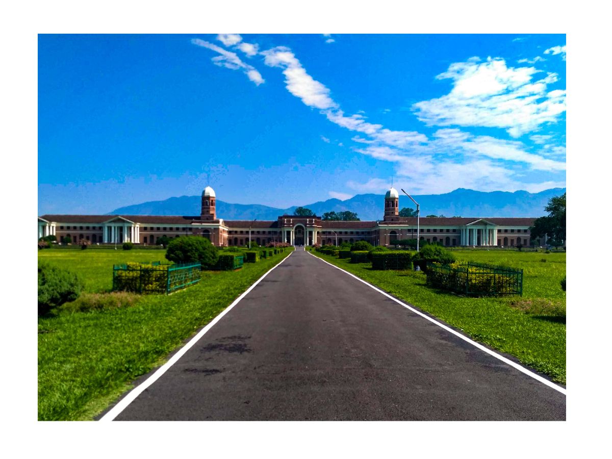 20 Best Dehradun Tourist Places Location, Timing, Entry fee and more