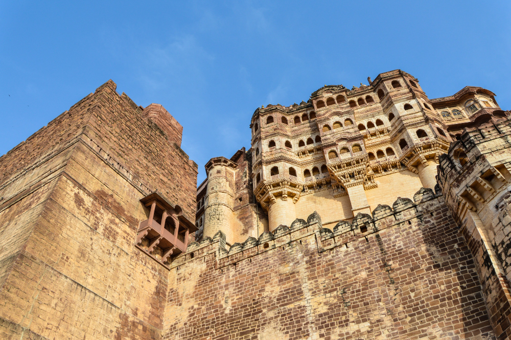 Places to visit near Lucknow under 200 km : Ayodhya Ram Mandir ghats and Prayagraj Triveni Sangam in the Uttar Pradesh weekend trip zone